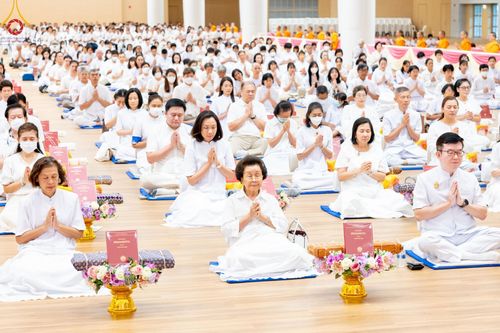 ภาพ No.138823:พิธีถวายกองทุนสนับสนุน การสร้างพระไตรปิฎกฉบับธรรมชัย และอนุรักษ์คัมภีร์ใบลาน น้อมบูชาธรรมหลวงพ่อธัมมชโย 80 ปี ณ ห้องแก้วสารพัดนึก 2 วัดพระธรรมกาย วันเสาร์ที่ 1 มิถุนายน พศ. 2567