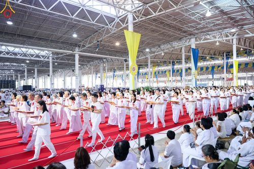 ภาพ No.177991:พิธีทอดผ้าป่าต้นสมบัติจักรพรรดิ ในวันอาทิตย์ที่ 1 ธันวาคม พ.ศ. 2567 ณ สภาธรรมกายสากล วัดพระธรรมกาย