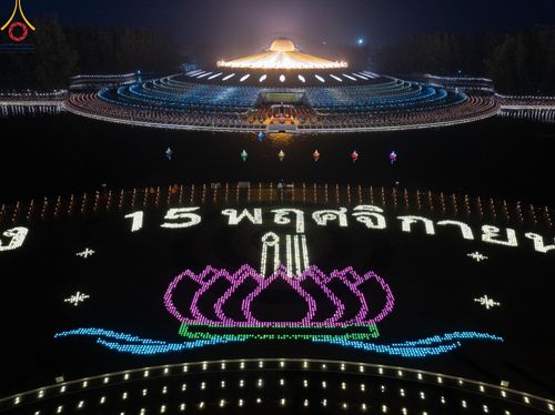 ภาพ No.170320:พิธีลอยกระทงธรรม ณ สระเศรษฐีทะเลบุญ มหาวิหารพระมงคลเทพมุนีฯ วัดพระธรรมกาย วันศุกร์ที่ 15 พฤศจิกายน พ.ศ.2567 (วันเพ็ญ 15 ค่ำ เดือน 12)