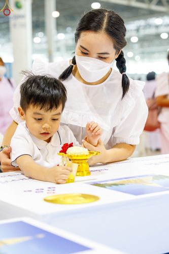 ภาพ No.76955:พิธีบูชาข้าวพระ ในวันมาฆบูชา อาทิตย์ต้นเดือนที่ 6 มีนาคม พ.ศ. 2566 ณ วัดพระธรรมกาย จ.ปทุมธานี