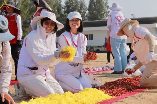 ภาพ No.202990:V.51 สารพัดV สารพัดดี ที่คลองบางนางแท่น ในโครงการธรรมยาตรา กตัญญูบูชา มหาปูชนียาจารย์ พระมงคลเทพมุนี(สด จนฺทสโร) พระผู้ปราบมาร อนุสรณ์สถาน 7 แห่ง ปีที่ 13 ระหว่างวันที่ 2-31 มกราคม พ.ศ. 2568