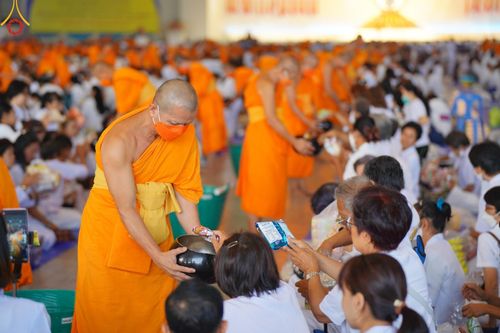 ภาพ No.126538:พิธีตักบาตร ในวันอาทิตย์ต้นเดือนที่ 3 มีนาคม พ.ศ. 2567 ณ บ้านแก้วเรือนทองคุณยายฯ วัดพระธรรมกาย