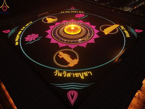 ภาพ No.279395:พิธีจุดวิสาขประทีป พิธีเวียนประทักษิณ ในวันวิสาขบูชา พุธที่ 22 พฤษภาคม พ.ศ. 2567 ( วันพระขึ้น 15 ค่ำ เดือน 6 ) ณ ลานธรรม พระมหาธรรมกายเจดีย์ วัดพระธรรมกาย จ.ปทุมธานี