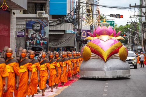 ภาพ No.128507:พิธีอัญเชิญพระบรมสารีริกธาตุ " ใจกลางเมืองนครหาดใหญ่ " เพื่อประดิษฐาน ณ มหารัตนเจดีย์สิริปทุมสวรรค์ (เจดีย์อริยพุทธะ 5 พระองค์) ศูนย์ปฏิบัติธรรมภาคใต้ อ.บางกล่ำ จ.สงขลา  วันที่ 9 มีนาคม พ.ศ. 2567 (ชุดที่ 2)
