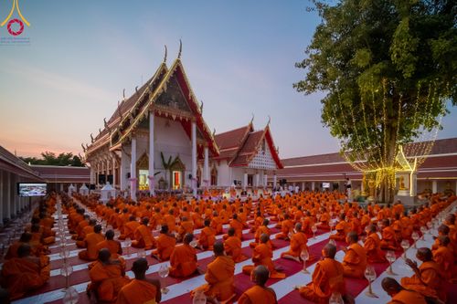 ภาพ No.112035:พิธีจุดประทีปถวายเป็นพุทธบูชา และบูชาธรรมมหาปูชนียาจารย์ พระมงคลเทพมุนี(สด จนฺทสโร) ในโครงการธรรมยาตรา กตัญญูบูชา มหาปูชนียาจารย์ พระมงคลเทพมุนี(สด จนฺทสโร) พระผู้ปราบมาร อนุสรณ์สถาน 7 แห่ง ปีที่ 12 วันที่ 14 มกราคม พ.ศ. 2567 ณ วัดสองพี่น้อง อ.สองพี่น้อง