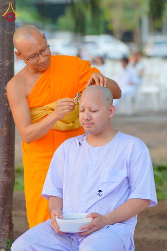 ภาพ No.135328:พิธีปลงผม ธรรมทายาท ระดับอุดมศึกษา รุ่นที่ 51 ภาคฤดูร้อน ณ วัดพระธรรมกาย จ.ปทุมธานี วันเสาร์ที่ 6 เมษายน พ.ศ. 2567