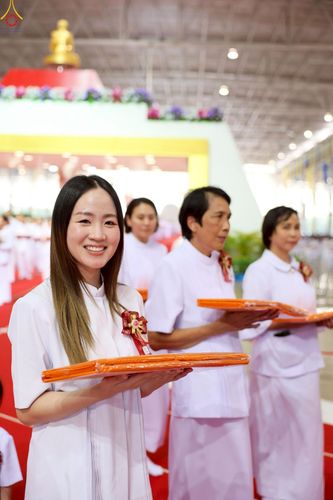 ภาพ No.251580:วันที่ 10 ตุลาคม พ.ศ. 2568 พิธีทอดผ้าป่าสมทบกฐินวัดพระธรรมกาย และสมทบกฐิน 30,000 กว่าวัดทั่วประเทศ ครั้งที่ 3 ณ สภาธรรมกายสากล วัดพระธรรมกาย