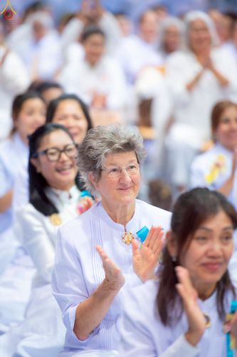 ภาพ No.256063:วันที่ 12 ตุลาคม พ.ศ. 2568 พิธีทอดกฐินวัดพระธรรมกายสวิตเซอร์แลนด์  ณ หอประชุมโรงเรียน Obergoldbach เมือง Bern ประเทศสวิตเซอร์แลนด์