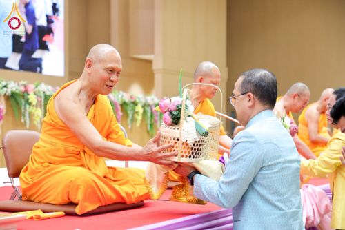 ภาพ No.196068:ผู้ว่าปทุมฯ เปิดงานวันครู ครั้งที่ 69 พ.ศ. 2568 จังหวัดปทุมธานี “เรียนดี มีความสุข : ครูไทยร่วมใจปฏิวัติการศึกษา เด็กฉลาดคิด ฉลาดทำ” ณ วัดพระธรรมกาย - รวมใจระลึกถึงพระคุณบูรพาจารย์ ยกย่องเชิดชูเกียรติผู้ประกอบวิชาชีพทางการศึกษาที่ประกอบคุณงามความดี 