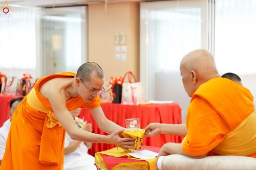 ภาพ No.233704:วันอาทิตย์ที่ 6 กรกฎาคม พ.ศ.2568 พิธีสมโภช 15 ปี วัดพระธรรมกายเกาลูน และพิธีมุทิตาสักการะเปรียญธรรม 9 ประโยค ณ วัดพระธรรมกายเกาลูน เขตปกครองพิเศษฮ่องกง สาธารณรัฐประชาชนจีน