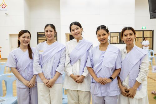 ภาพ No.242744:วันที่ 29-31 สิงหาคม พ.ศ. 2568 องค์กรภาคีเครือข่าย “บวร” (บ้าน-วัด-โรงเรียน-ราชการ) อ.คลองหลวง จัดบวชอุบาสิกาแก้ว ถวายพระราชกุศลแด่สมเด็จพระพันปีหลวง - กตัญญูบูชาแด่ผู้มีพระคุณ