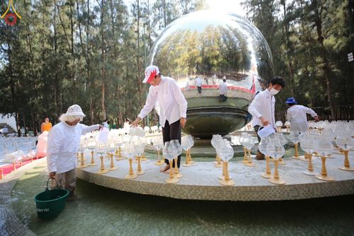 ภาพ No.106982:V.3 ตั้งใจ การเตรียมงาน เก็บงาน การรับบุญของเจ้าหน้าที่หน่วยงานต่างๆ เพื่อโครงการธรรมยาตรา กตัญญูบูชามหาปูชนียาจารย์ พระมงคลเทพมุนี (สด จนฺทสโร) พระผู้ปราบมาร อนุสรณ์สถาน 7 แห่ง ปีที่ 12 ระหว่างวันที่ 2 - 31 มกราคม พ.ศ. 2567