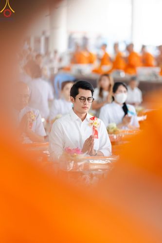 ภาพ No.205704:พิธีสวดพระพุทธมนต์ และถวายภัตตาหารเมนูสวรรค์แด่พระภิกษุ สามเณร วันจันทร์ที่ 3 กุมภาพันธ์ พ.ศ. 2568 ณ หอฉันคุณยายอาจารย์ฯ วัดพระธรรมกาย