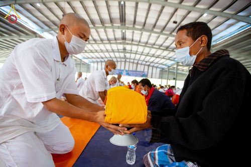 ภาพ No.75950:พิธีบรรพชาสามเณร ณ วัดปันชารี สันติปูร์ อรัญกฏิ เมืองคาร์กาชารี ประเทศบังกลาเทศ วันที่ 10 กุมภาพันธ์ พ.ศ. 2566