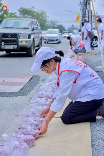 ภาพ No.121368:V.21 ลุยต่อ การเตรียมงาน เก็บงาน การรับบุญของเจ้าหน้าที่หน่วยงานต่างๆ เพื่อโครงการธรรมยาตรา กตัญญูบูชามหาปูชนียาจารย์ พระมงคลเทพมุนี (สด จนฺทสโร) พระผู้ปราบมาร อนุสรณ์สถาน 7 แห่ง ปีที่ 12 ระหว่างวันที่ 2 - 31 มกราคม พ.ศ.2567