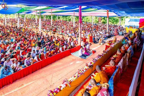 ภาพ No.261659:วันที่ 19 ตุลาคม พ.ศ. 2568 พิธีทอดกฐินสมทบ วัดกัลยาณมิตรต่างประเทศ บูชาธรรม 81 ปี หลวงพ่อธัมมชโย ณ วัดสารนาถ เมืองคาร์การชารี ประเทศบังกลาเทศ 