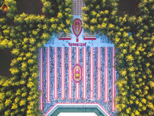 ภาพ No.107398:พิธีตักบาตรพระธรรมยาตราฯ ในโครงการธรรมยาตรากตัญญูบูชา มหาปูชนียาจารย์ พระมงคลเทพมุนี(สด จนฺทสโร) พระผู้ปราบมาร ปีที่ 12 ณ อนุสรณ์สถานมหาวิหารพระมงคลเทพมุนี อ.สองพี่น้อง จ.สุพรรณบุรี วันที่ 7 มกราคม พ.ศ. 2567