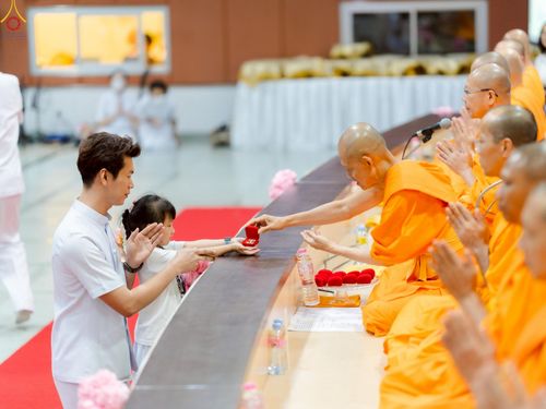 ภาพ No.228240:วันอาทิตย์ที่ 1 มิถุนายน พ.ศ.2568 พิธีถวายมหาสังฆทานพระ 100 รูป สโมสรซุปเปอร์คิดส์ ปีที่ 6 ณ ห้อง SPD 8 สภาธรรมกายสากล วัดพระธรรมกาย