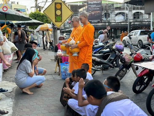 ภาพ No.133277:กิจวัตรกิจกรรมการฝึกตัวก่อนบวช และพิธีตัดปอยผมธรรมทายาท ณ ศูนย์ปฏิบัติธรรมและอบรมเยาวชนเมืองยะลา วันที่ 1-2 เมษายน พ.ศ. 2567