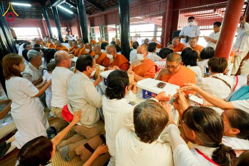 ภาพ No.202180:พิธีเจริญพระพุทธมนต์ ปฏิบัติธรรม มอบทุนการศึกษา ถวายสังฆทาน 108 วัด เพื่อถวายเป็นพุทธบูชา และขับเคลื่อนโครงการหมู่บ้านรักษาศีล 5 โดยคณะสงฆ์จังหวัดนครปฐม คณะศิษยานุศิษย์วัดพระธรรมกาย โครงการธรรมยาตรา ปีที่ 13 ณ วัดบางปลา อำเภอบางเลน จังหวัดนครปฐม