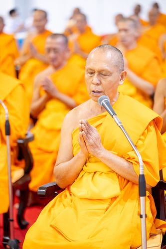 ภาพ No.159991:พิธีปฎิบัติธรรม , พิธีสักการะพระมงคลเทพมุนี (สด จนฺทสโร) พระผู้ปราบมาร ณ สภาธรรมกายสากล วัดพระธรรมกาย วันพฤหัสบดีที่ 10 ตุลาคม พ.ศ. 2567