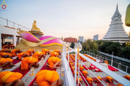 ภาพ No.119185:พิธีจุดประทีปถวายเป็นพุทธบูชา และบูชาธรรมมหาปูชนียาจารย์ พระมงคลเทพมุนี(สด จนฺทสโร) ในโครงการธรรมยาตราฯ วันที่ 26 มกราคม พ.ศ. 2567 ณ อาคารธรรมยาตรา กตัญญูบูชามหาปูชนียาจารย์ ตรงข้ามวัดปากน้ำภาษีเจริญ จ.กรุงเทพมหานคร