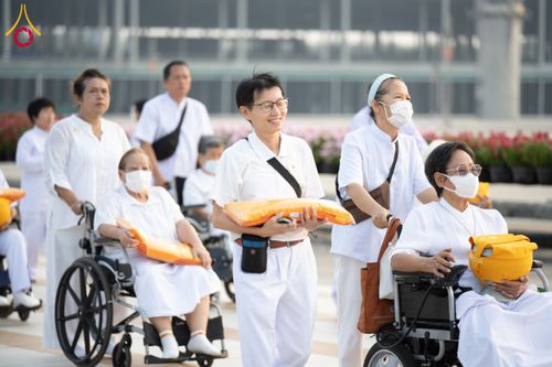 ภาพ No.63163:โครงการอุปสมบทหมู่ บูชาธรรมหลวงพ่อธัมมชโย พ.ศ.2567 ณ ลานธรรม พระมหาธรรมกายเจดีย์ วัดพระธรรมกาย วันที่ 13 เมษายน พ.ศ.2567