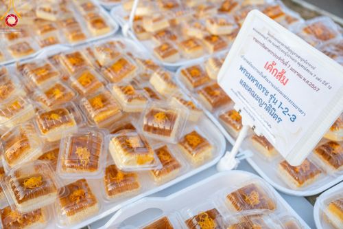 ภาพ No.108475:ถวายภัตตาหารเป็นสังฆทาน แด่คณะพระธรรมยาตราฯ ในโครงการธรรมยาตรากตัญญูบูชา มหาปูชนียาจารย์ พระมงคลเทพมุนี(สด จนฺทสโร) พระผู้ปราบมาร อนุสรณ์สถาน 7 แห่ง ปีที่ 12 วันที่ 7 มกราคม พ.ศ. 2567 ณ อนุสรณ์สถานโลตัสแลนด์ จ.สุพรรณบุรี