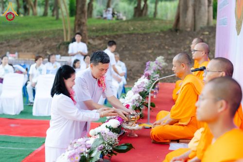 ภาพ No.174738:พิธีทอดกฐิน ศูนย์ปฏิบัติธรรมนานาชาติปาย อำเภอปาย จังหวัดแม่ฮ่องสอน พิธีวางดวงแก้ว โปรยรัตนชาติ สถาปนาอาคารปฏิบัติธรรม 80 ปี ครูบาไชยบูลย์ (หลวงพ่อธัมมชโย) วันที่ 27 ตุลาคม พ.ศ. 2567