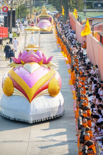 ภาพ No.107883:พิธีต้อนรับพระธรรมยาตรา ในโครงการธรรมยาตรากตัญญูบูชา มหาปูชนียาจารย์ พระมงคลเทพมุนี(สด จนฺทสโร) พระผู้ปราบมาร อนุสรณ์สถาน 7 แห่ง ปีที่ 12 วันที่ 7 มกราคม พ.ศ. 2567 ณ อนุสรณ์สถานคลองบางนางแท่น  อ.สามพราน จ.นครปฐม
