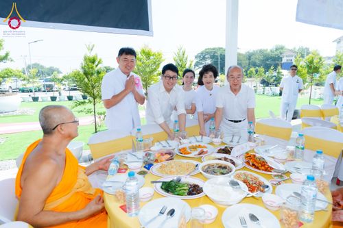 ภาพ No.174047:พิธีทอดกฐิน ศูนย์เบญจธรรม จ.ปทุมธานี ในโครงการกฐินสามัคคีทั่วไทย 30,000 วัด บูชาธรรม 80 ปี หลวงพ่อธัมมชโย โดยคณะศิษยานุศิษย์วัดพระธรรมกาย วันที่ 11 พฤศจิกายน พ.ศ. 2567