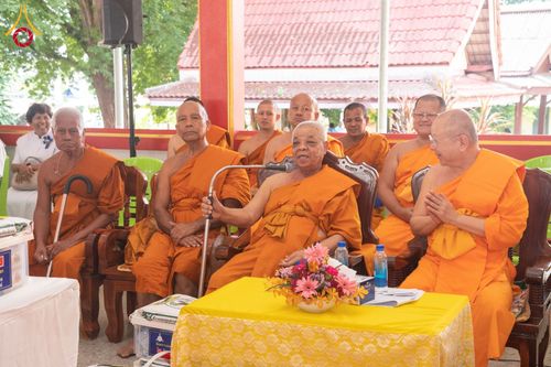 ภาพ No.144032:พิธีถวายสังฆทานแด่คณะสงฆ์ 323 วัด  ปีที่ 20 ครั้งที่  171 พิธีมอบกองทุนหนุนแรงใจช่วยครูใต้  ปีที่ 17 ครั้งที่ 136  และพิธีทำบุญอุทิศส่วนกุศลให้ผู้วายชนม์ในเหตุการณ์ไม่สงบ 4 จังหวัดชายแดนภาคใต้(ปัตตานี ยะลา นราธิวาส สงขลา) วันเสาร์ที่ 13 กรกฎาคม พ.ศ. 2567