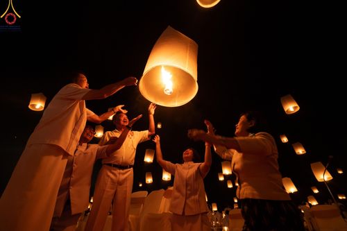 ภาพ No.175969:พิธีจุดประทีปโคมลาน, โคมลอยและลอยกระทง ถวายประทีปเป็นพุทธบูชา สร้างความสว่างไสวให้กับแผ่นดินด้วยแสงธรรม วันที่ 15 พฤศจิกายน พ.ศ. 2567 ณ พุทธอุทยานนานาชาติ อ.โพนพิสัย จ.หนองคาย