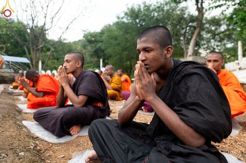 ภาพ No.141069:PhotoStory มหาศรัทธา ธรรมยาตราศรีลังกา EP.6 พิธีจุดวิสาขประทีป 6 วัด ถวายเป็น พุทธบูชา  โครงการสยาม-ลังกา ธรรมยาตรา  ฉลองเทศกาลวิสาขบูชาแห่งชาติ ศรีลังกา  บูชาธรรม 80 ปี หลวงพ่อธัมมชโย วันที่ 16 พฤษภาคม พ.ศ. 2567