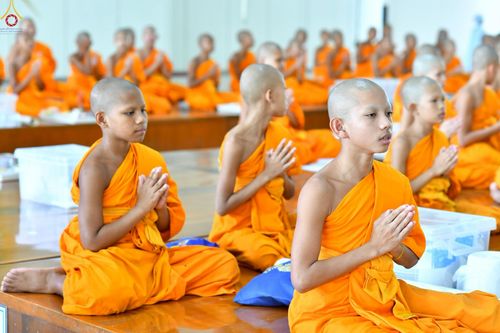 ภาพ No.247405:วันจันทร์ที่ 22 กันยายน พ.ศ. 2568 (วันพระ แรม 15 ค่ำ เดือน 10) พิธีบุพเปตพลี ครั้งที่ 170 ร่วมอุทิศบุญแด่หมู่ญาติที่ล่วงลับไปแล้ว และสืบทอดอายุพระพุทธศาสนา ณ หอฉันคุณยายอาจารย์ฯ วัดพระธรรมกาย