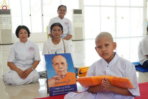 ภาพ No.134865:พิธีตัดปอยผม พิธีขอขมารับผ้าไตร พิธีบรรพชา และพิธีถวายบาตร ในโครงการบรรพชาสามเณร ฟื้นฟูพระพุทธศาสนาทั่วไทย  ณ ศูนย์ปฏิบัติธรรมและศูนย์อบรมเยาวชนเพชรบุรี ต.ท่าแลง อ.ท่ายาง จ.เพชรบุรี