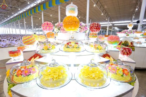 ภาพ No.75578:วัดพระธรรมกายจัด งานบุญวันอาทิตย์ต้นเดือน  มีกิจกรรมดังนี้ พิธีตักบาตร, พิธีบูชาข้าวพระ พระธรรมยาตรารับประกาศนียบัตร โครงการธรรมยาตราฯ ปีที่ 11 ในวันที่ 5 กุมภาพันธ์ พ.ศ. 2566 ณ วัดพระธรรมกาย อ.คลองหลวง จ.ปทุมธานี