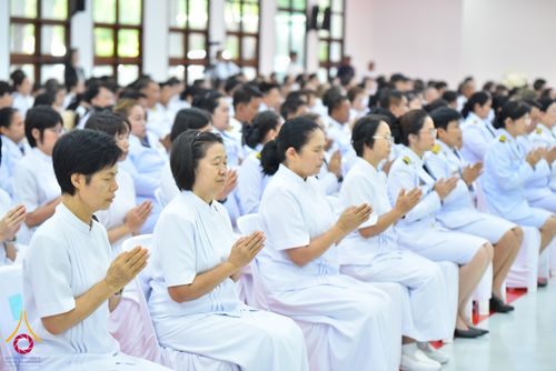 ภาพ No.344215:วันที่ 12 สิงหาคม พ.ศ. 2569  พสกนิกรชาวอำเภอคลองหลวง พร้อมใจร่วมพิธีสวดพระพุทธมนต์และทำบุญตักบาตรถวายพระราชกุศล เนื่องในวันคล้ายวันพระราชสมภพ สมเด็จพระบรมราชชนนีพันปีหลวง และวันแม่แห่งชาติ 12 สิงหาคม 2569