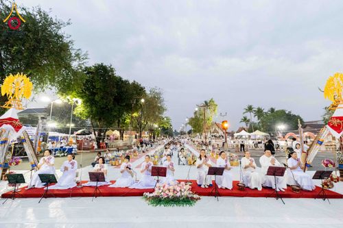 ภาพ No.310784:วันอาทิตย์ที่ 22 กุมภาพันธ์ พ.ศ. 2569 พิธีตักบาตรเเด่คณะพระภิกษุสงฆ์ 1,111 รูป จังหวัดน่าน หนึ่งในโครงการตักบาตรพระ 2,000,000 รูป 77 จังหวัดทั่วไทย ในวาระอันเป็นมงคลยิ่ง ครบรอบ 744 ปี นครน่าน สืบสานศรัทธา ทำบุญใหญ่ของเมืองน่าน ณ ข่วงเมือง วัดภูมินทร์ อำเ