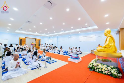 ภาพ No.313219:วันอาทิตย์ที่ 8 มีนาคม พ.ศ. 2569 พิธีสมโภชรูปเหมือนพระมงคลเทพมุนี (สด จนฺทสโร) และพิธีทอดผ้าป่าสามัคคีเพื่อสร้างวิหารพระมงคลเทพมุนี ณ วัดพุทธเคปทาวน์ ประเทศแอฟริกาใต้