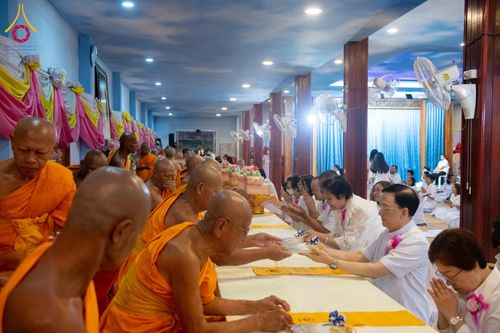 ภาพ No.295838:วันที่ 17 มกราคม พ.ศ. 2569 พิธีถวายภัตตาหารเป็นสังฆทาน แด่พระธรรมยาตรา ณ วัดโบสถ์บน ต.บางคูเวียง จ.นนทบุรี อนุสรณ์สถานลำดับที่ 4 สถานที่เกิดด้วยกายธรรม ในโครงการธรรมยาตรา กตัญญูบูชา มหาปูชนียาจารย์ พระมงคลเทพมุนี(สด จนฺทสโร) พระผู้ปราบมาร อนุสรณ์สถาน 7 แ