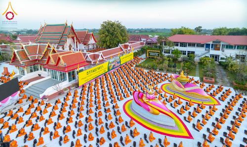 ภาพ No.294617:วันอาทิตย์ที่ 14 ธันวาคม พ.ศ.2568 พระธรรมยาตราปฏิบัติธรรมและถ่ายภาพหมู่ประวัติศาสตร์ ณ วัดสองพี่น้อง ต.ต้นตาล อ.สองพี่น้อง จ.สุพรรณบุรี ในโครงการธรรมยาตรา กตัญญูบูชา มหาปูชนียาจารย์ พระมงคลเทพมุนี(สด จนฺทสโร) พระผู้ปราบมาร อนุสรณ์สถาน 7 แห่ง ปีที่ 14