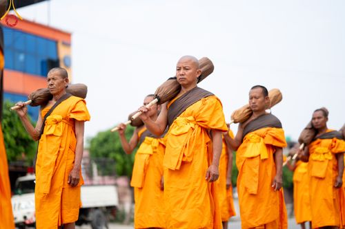 ภาพ No.317009:วันเสาร์ที่ 28 มีนาคม พ.ศ.2569 ธรรมยาตราจาริก ณ ซุ้มประตูลุมพินีเกต(Lumbini Gate) ประเทศเนปาล