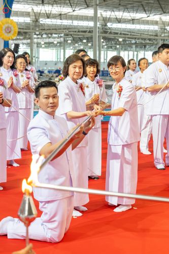 ภาพ No.286409:วันอาทิตย์ที่ 13 กรกฎาคม พ.ศ.2568 พิธีปฎิบัติธรรม และพิธีจุดเทียนใจ ไฟนิรันดร์ อนันตชัย ณ สภาธรรมกายสากล วัดพระธรรมกาย