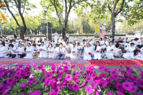 ภาพ No.304034:วันที่ 25 มกราคม พ.ศ. 2569 พิธีต้อนรับพระธรรมยาตรา  รร.สามัคคีราษฏร์บำรุง-วัดพระธรรมกาย ในโครงการธรรมยาตรา กตัญญูบูชา มหาปูชนียาจารย์ พระมงคลเทพมุนี(สด จนฺทสโร) พระผู้ปราบมาร อนุสรณ์สถาน 7 แห่ง ปีที่ 14