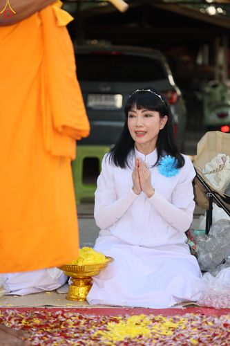 ภาพ No.295143:วันที่ 14 มกราคม พ.ศ. 2569 พิธีต้อนรับพระธรรมยาตรา อนุสรณ์สถานลำดับที่ 4  สถานที่เกิดด้วยกายธรรม ณ วัดโบสถ์บน ต.บางคูเวียง จ.นนทบุรี ในโครงการธรรมยาตรา กตัญญูบูชา มหาปูชนียาจารย์ พระมงคลเทพมุนี(สด จนฺทสโร) พระผู้ปราบมาร อนุสรณ์สถาน 7 แห่ง ปีที่ 14