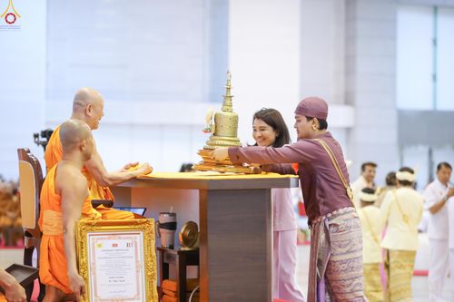 ภาพ No.327759:วันที่ 3 พฤษภาคม พ.ศ.2569 พิธีรับมอบพระบรมสารีริกธาตุ จากสาธารณรัฐแห่งสหภาพเมียนมา ณ ห้องแก้วสารพัดนึก วัดพระธรรมกาย