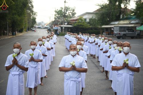 ภาพ No.65501:พิธีเวียนประทักษิณ และขอขมามอบผ้าไตร รุ่นบูชาธรรมมหาปูชนียาจารย์  ปี ๒๕๖๕ ณ วัดพระพุทธบาทราชวรมหาวิหาร  อ.พระพุทธบาท จ.สระบุรี วันเสาร์ที่ ๒๐ พฤศจิกายน พ.ศ. ๒๕๖๕