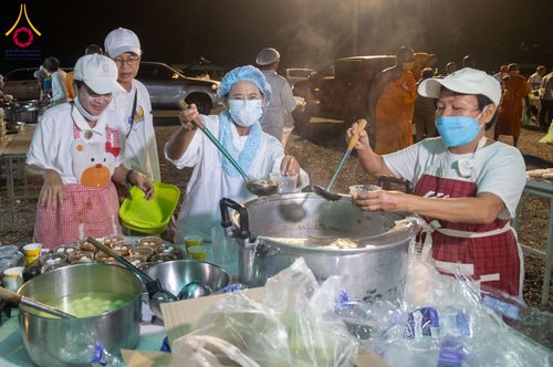 ภาพ No.299082:วันที่ 21 มกราคม พ.ศ. 2569 พิธีถวายภัตตาหารเป็นสังฆทาน แด่พระธรรมยาตรา ณ อนุสรณ์สถานบางปลา วัดบางปลา อำเภอบางเลน จังหวัดนครปฐม ในโครงการธรรมยาตรา กตัญญูบูชา มหาปูชนียาจารย์ พระมงคลเทพมุนี(สด จนฺทสโร) พระผู้ปราบมาร อนุสรณ์สถาน 7 แห่ง ปีที่ 14