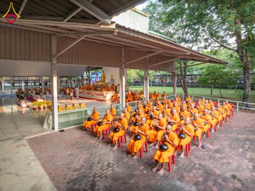 ภาพ No.322901:วันอาทิตย์ที่ 19 เมษายน พ.ศ. 2569 ตักบาตรฉลองพระใหม่ โครงการบรรพชาและอุปสมบทหมู่ รุ่นบูชาธรรม 82 ปี หลวงพ่อธัมมชโย ณ อาคารโถงช้าง สำนักงานใหญ่